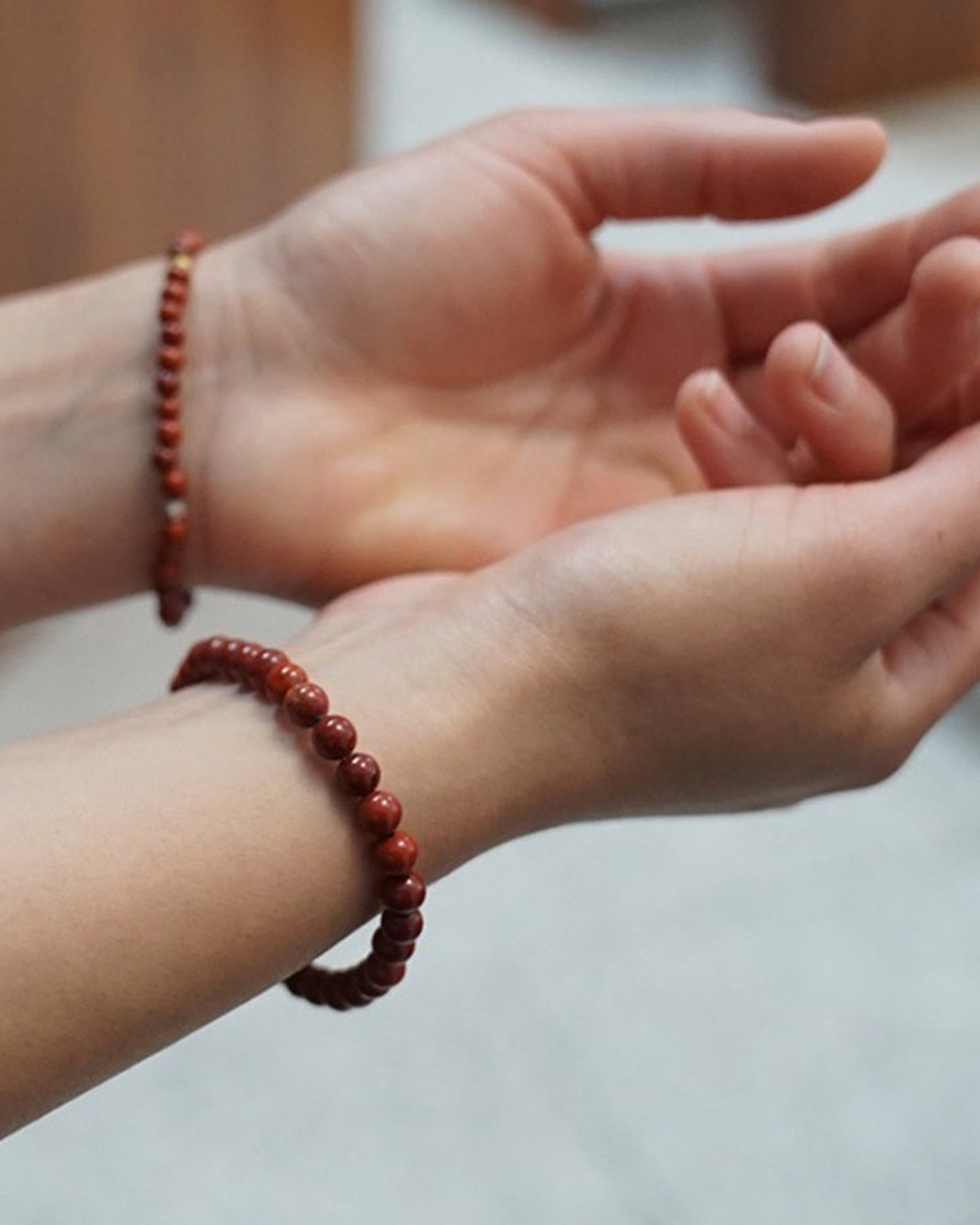 Earth Red Howlite